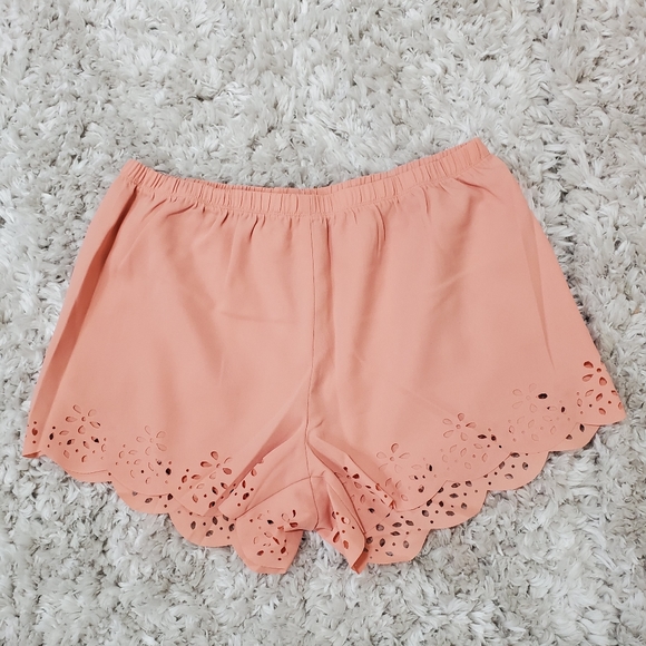 Bear Dance Pants - NWOT Peach Scallop Trim Shorts Large Bear Dance